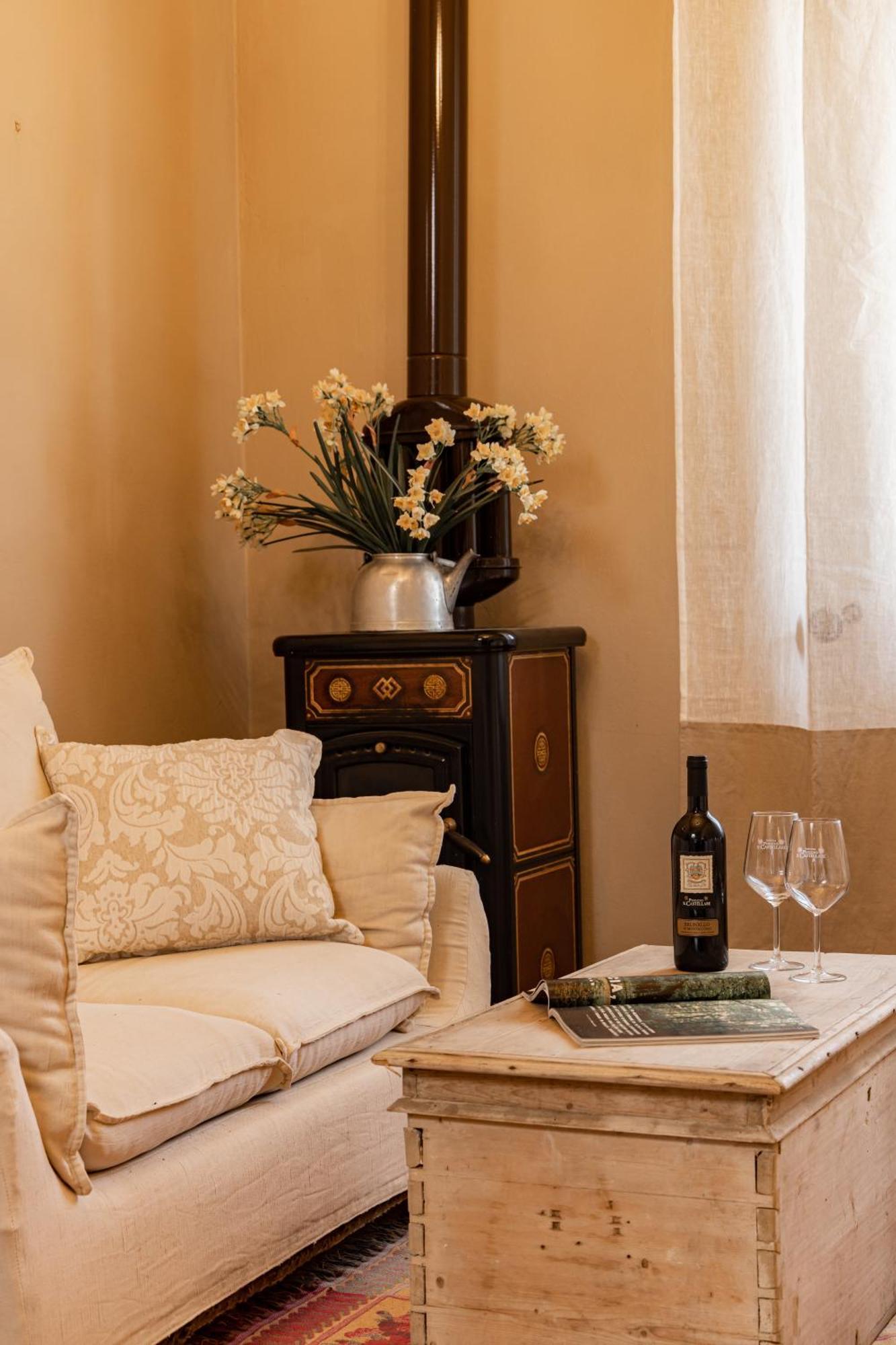 Agriturismo Poggio Il Castellare Montalcino Bagian luar foto